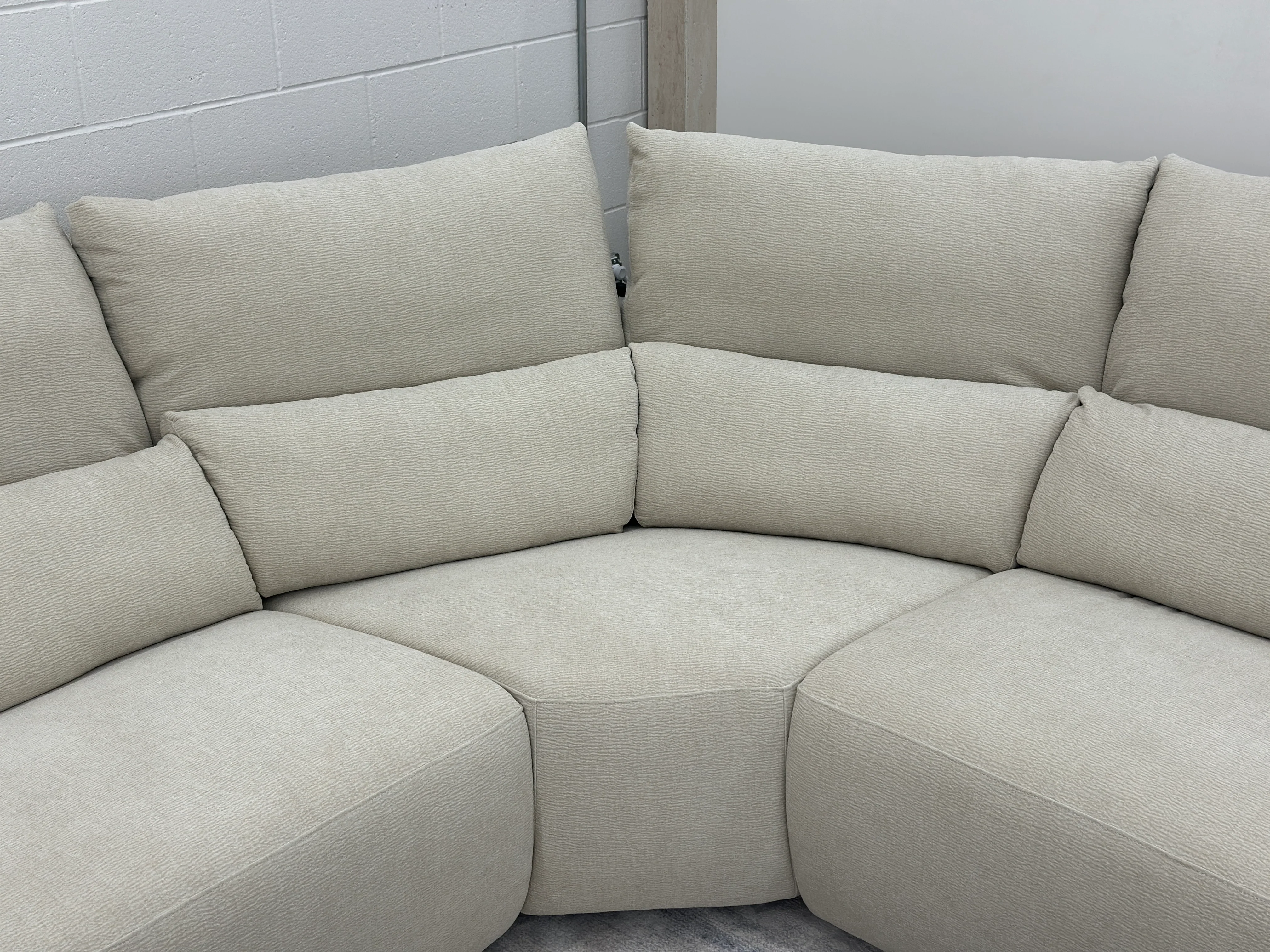 Begonia Modern Motion Sectional - Image 10